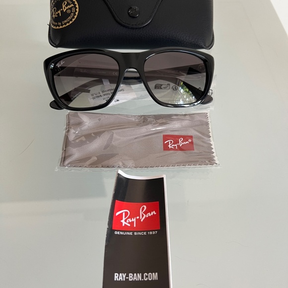 Ray-Ban ® RB4154 Gray Gradient Sunglasses main image 11
